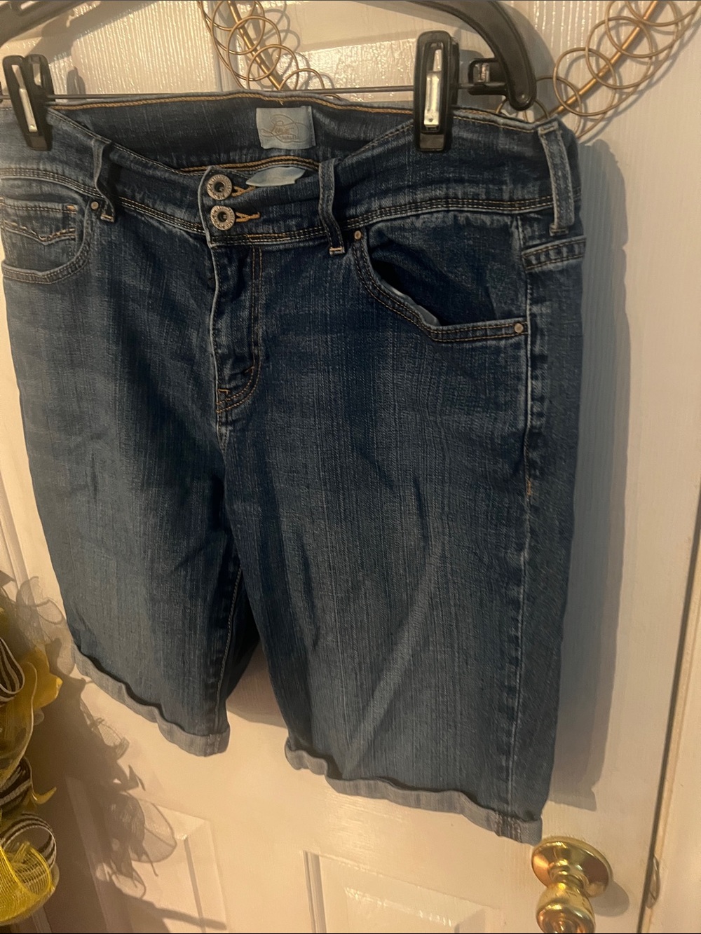 Levi's 515 Blue Denim Bermuda Shorts with Back Pocket Flaps, size 12. EUC - Picture 8 of 9